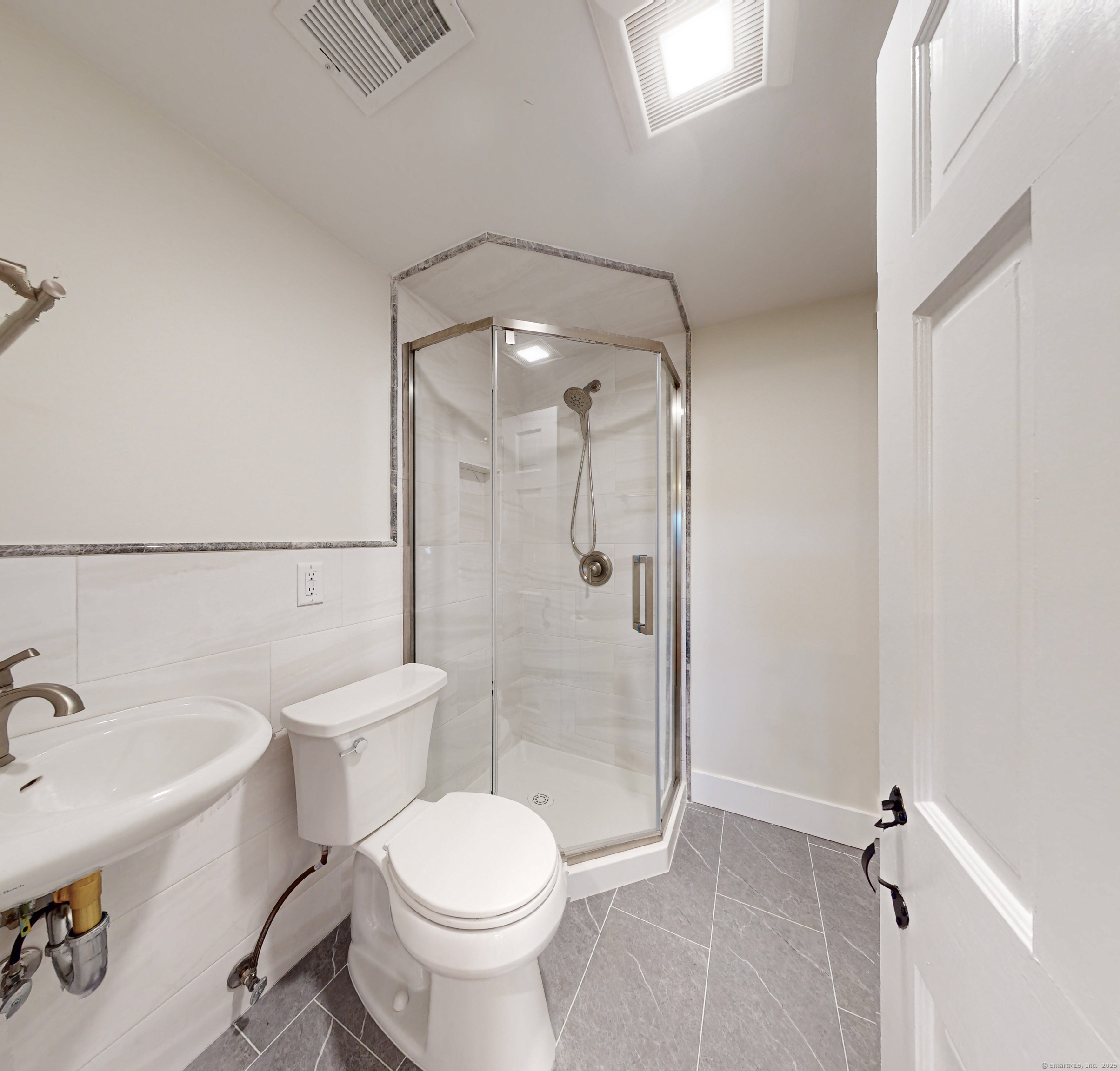 88 5 Mile River Road Darien, CT 06820 - Photo 20 of 39