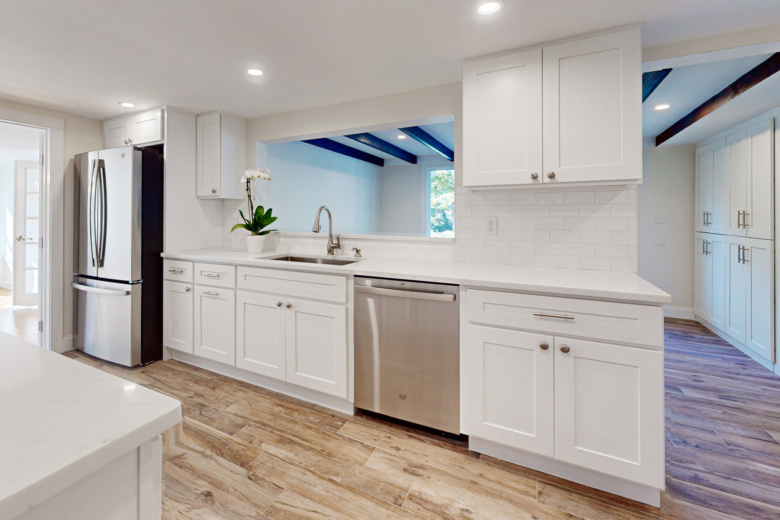 88 5 Mile River Road Darien, CT 06820 - Photo 5 of 39