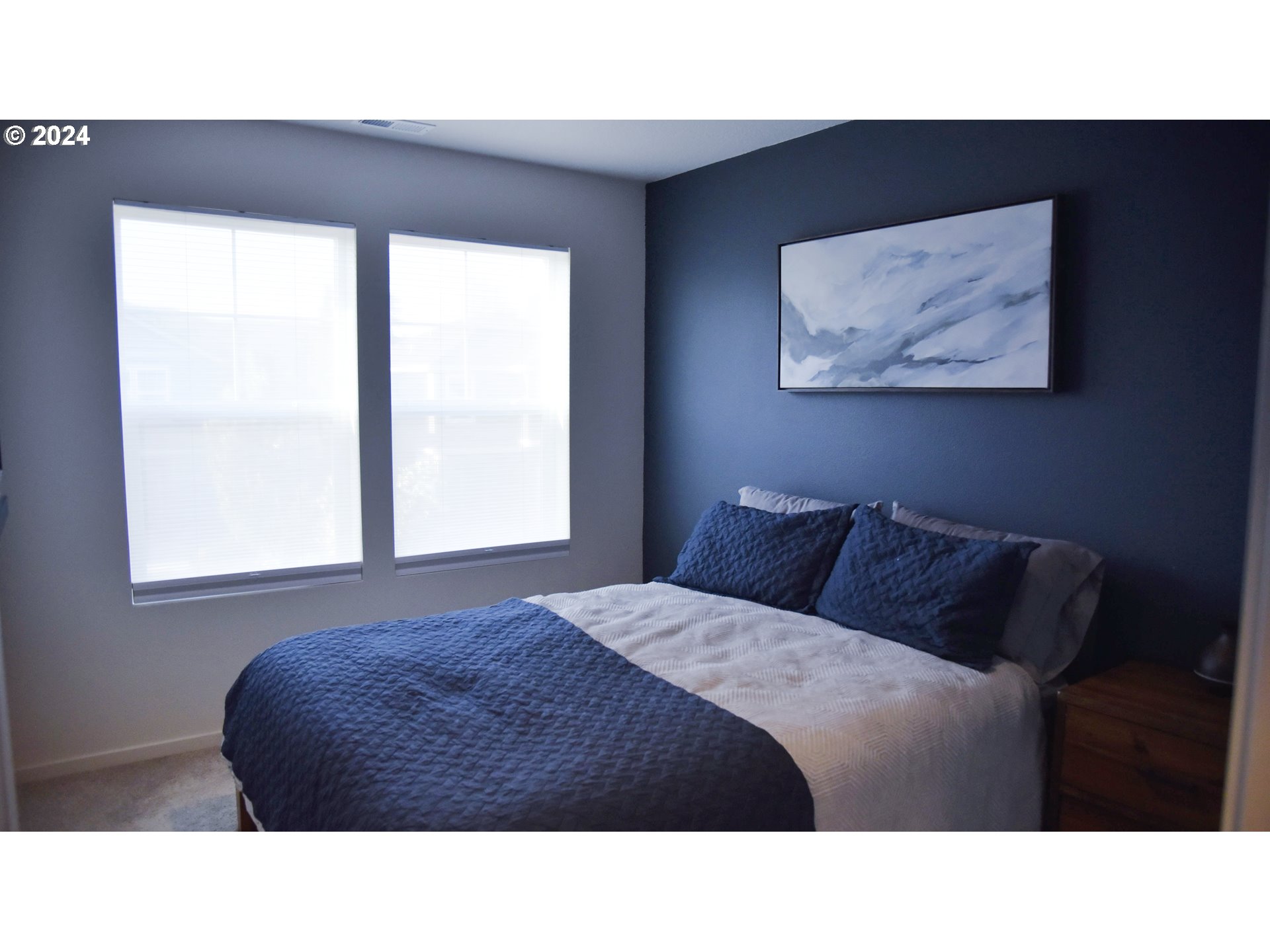 2991 W Street Springfield, OR 97477 - Photo 21 of 43 a bedroom with a bed window and wall painting