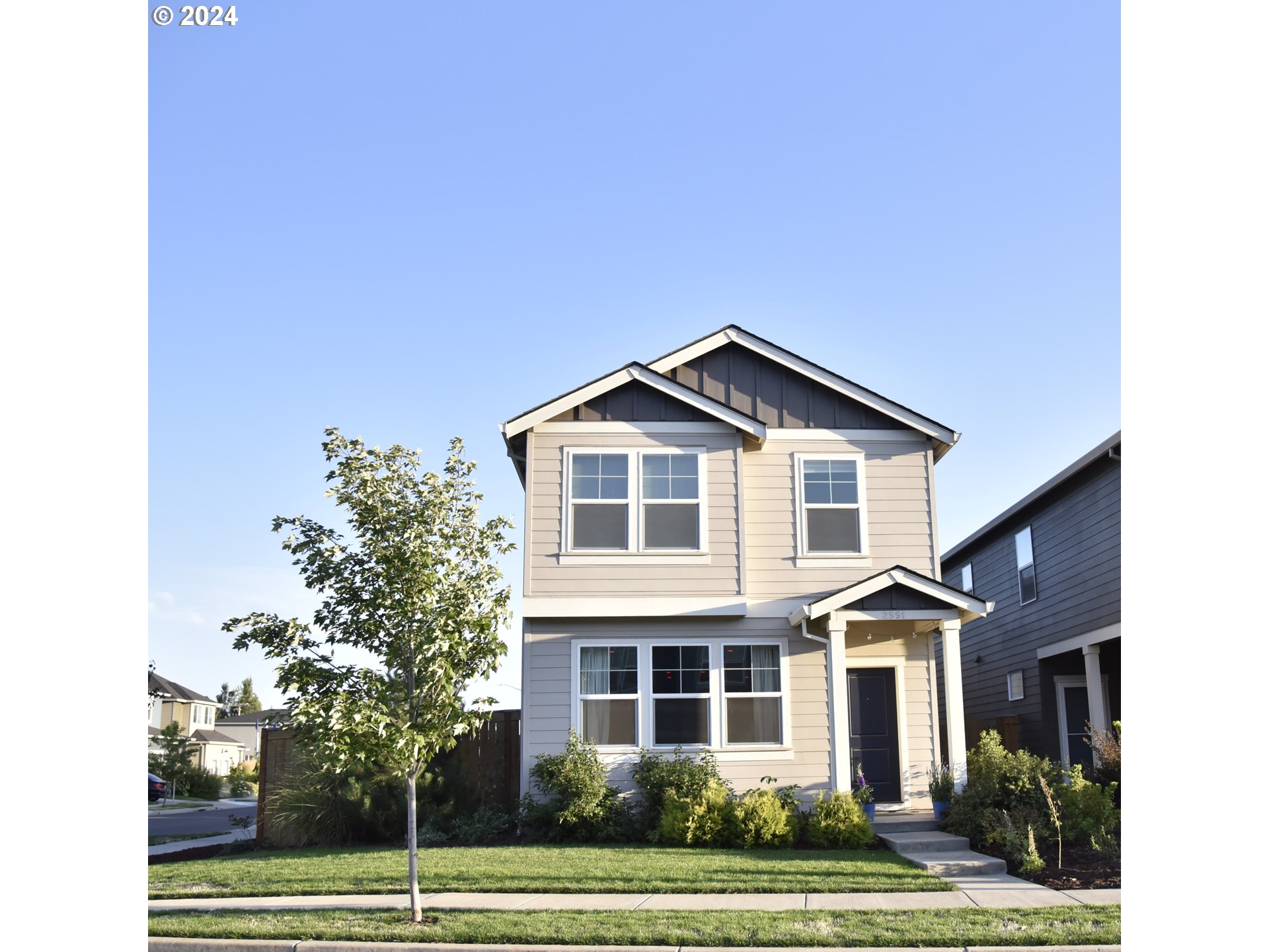 2991 W Street Springfield, OR 97477 - Photo 43 of 43 a front view of a house with a yard