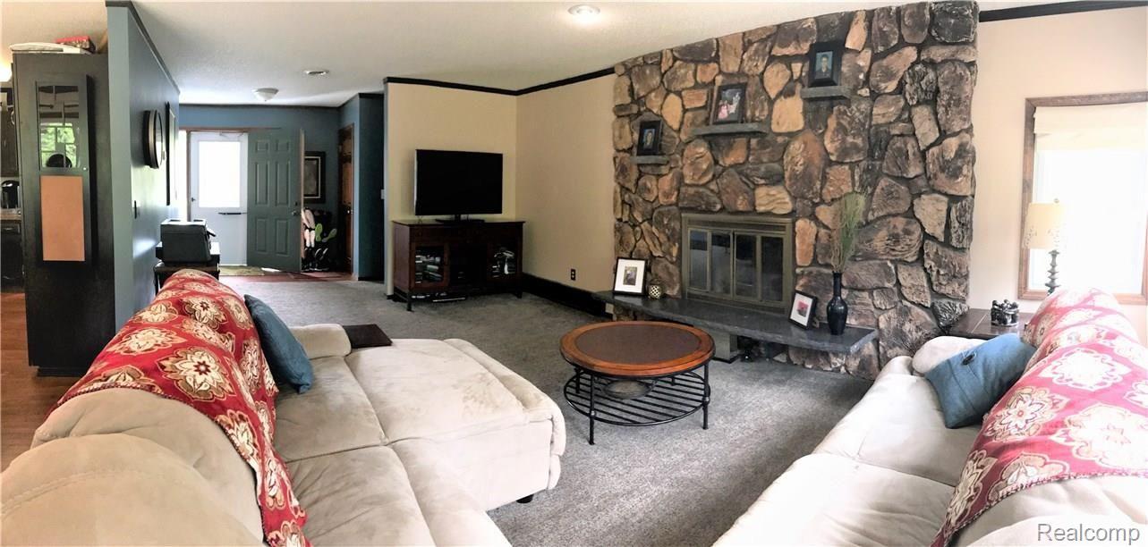 8055 East Carpenter Road Davison, MI 48423 - Photo 12 of 22 8055 carpenter family wide angle.jpg