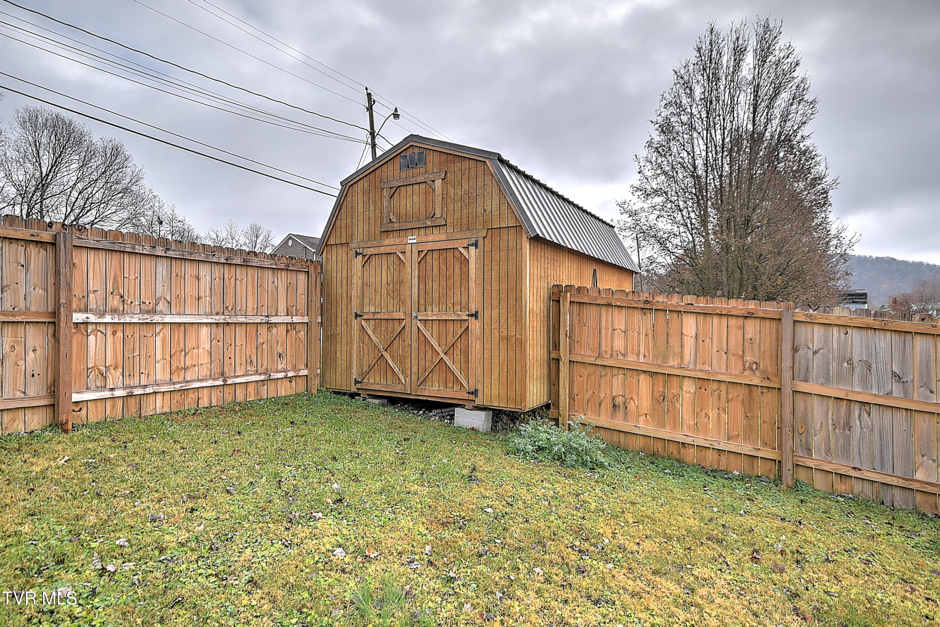 206 Lynfield Road Bristol, TN 37620 - Photo 5 of 20 206 Lynfield JF-36