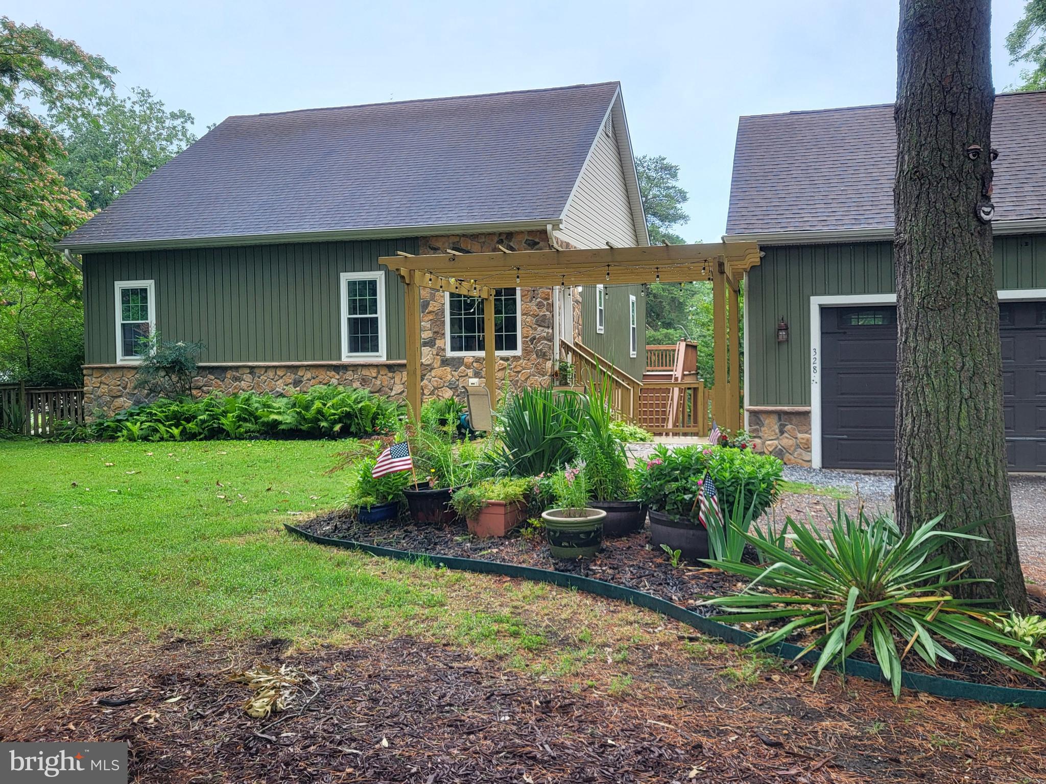 328 Oakdale Road Pasadena, MD 21122 - Photo 1 of 5 Welcome home to 328 Oakdale Rd in Pasadena!