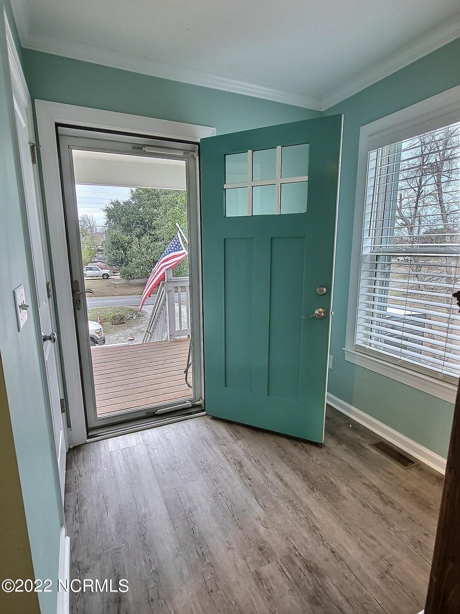 2076 Watts Landing Road Hampstead, NC 28443 - Photo 10 of 51 Welcoming foyer!