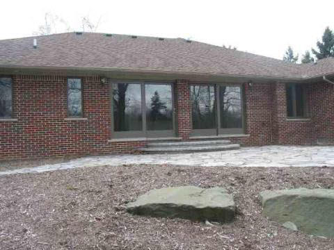 22601 Meridian Road Grosse Ile, MI 48138 - Photo 2 of 7 817759-1.JPG