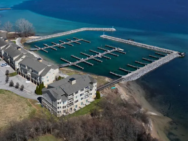$1,300,000 | 704 Dockside Circle, Unit C4, Suttons Bay, MI 49682