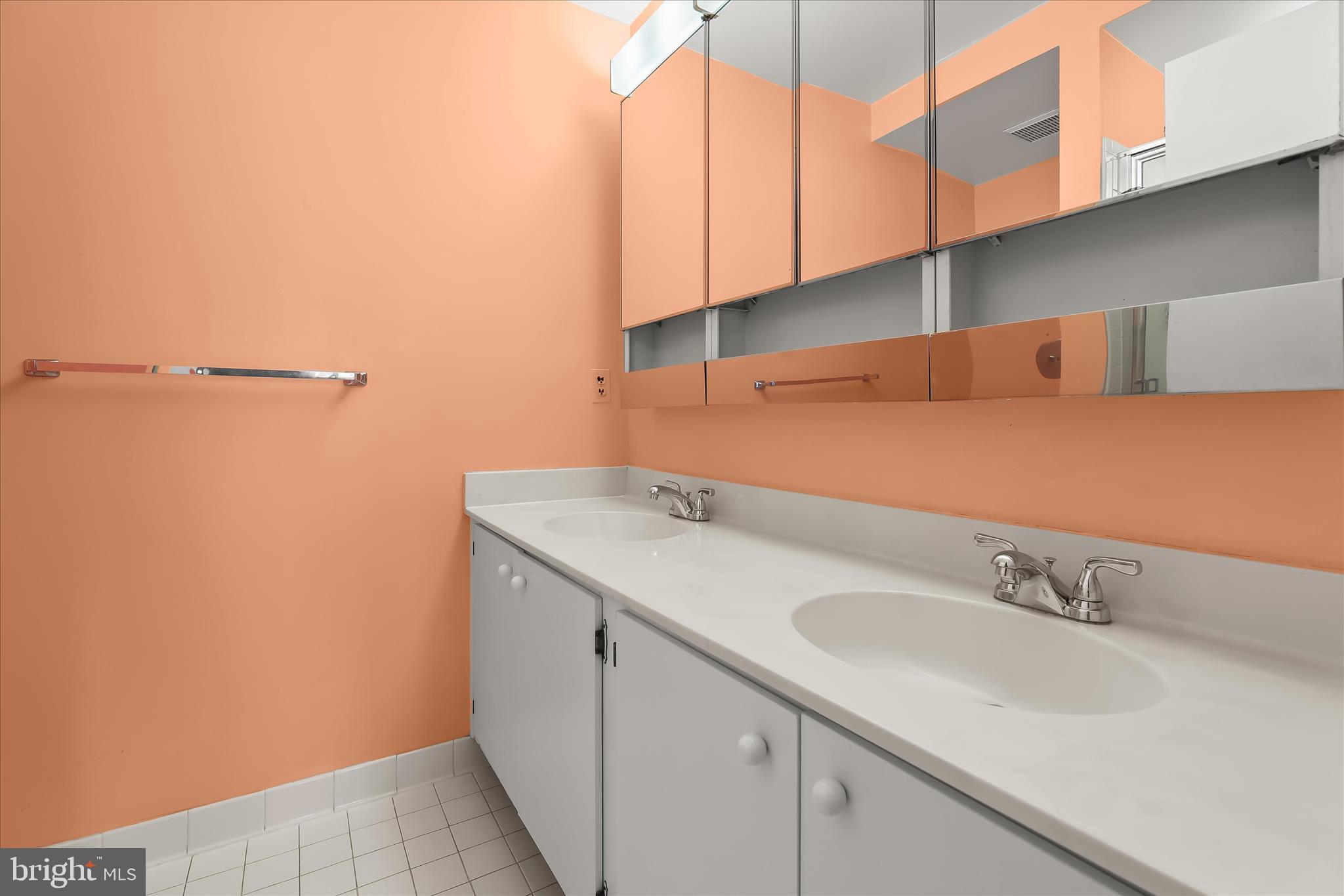 2 Glenamoy Road, Unit 101 Lutherville-Timonium, MD 21093 - Photo 20 of 30 Primary Bathroom