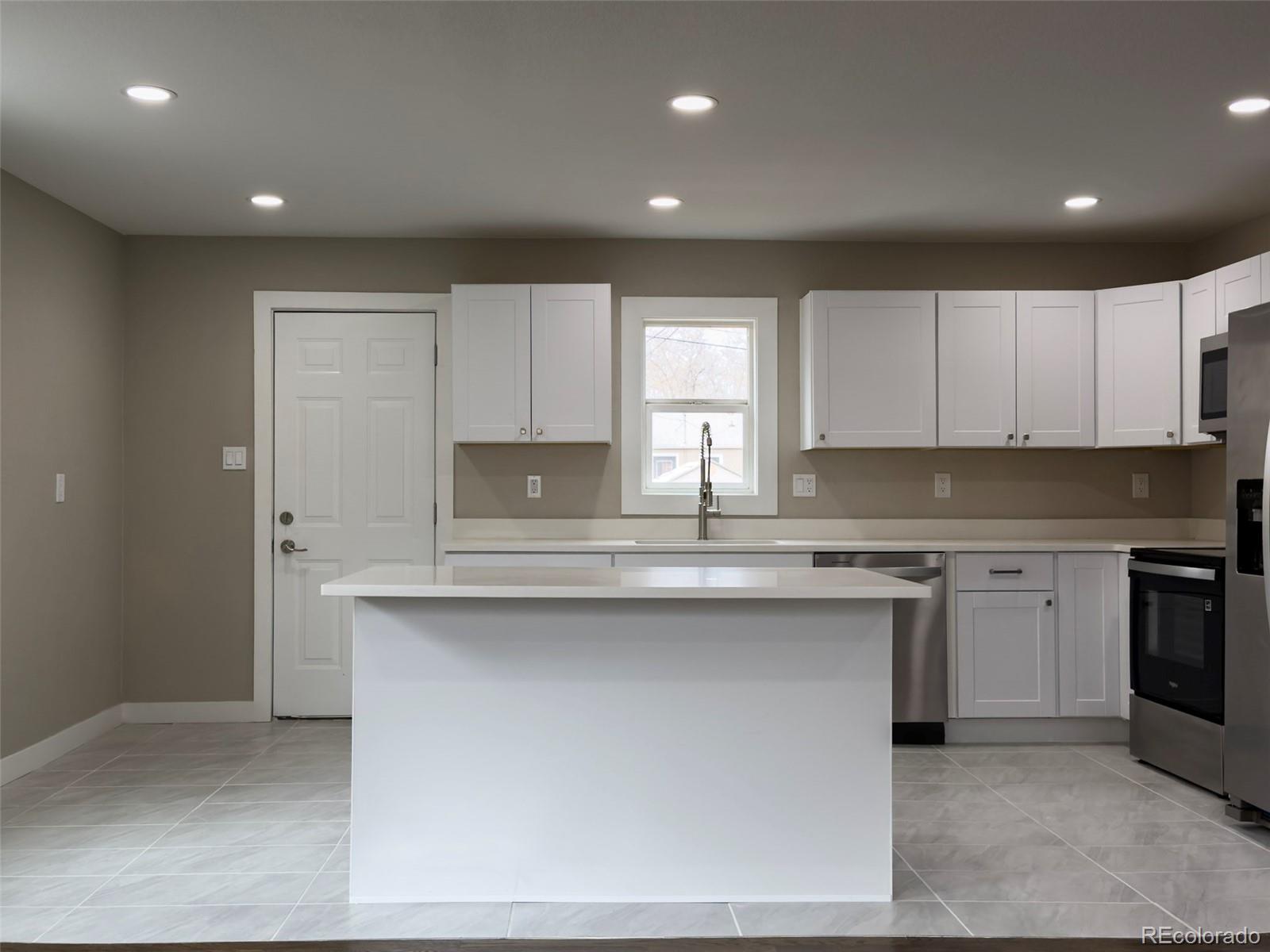 1675 South Raritan Street Denver, CO 80223 - Photo 6 of 21