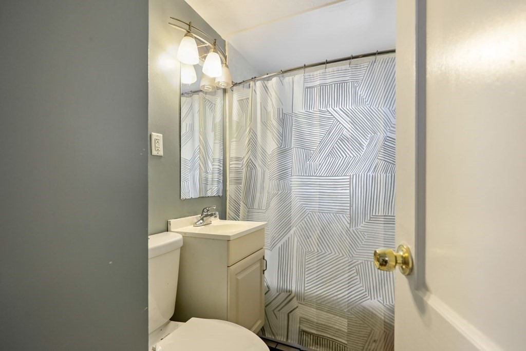 16 Woodglen Road Boston, MA 02136 - Photo 14 of 21 Gallery Image 14