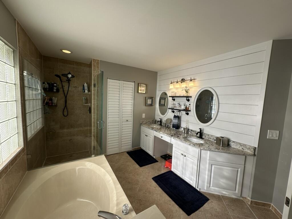 7369 Southeast Seagate Lane Stuart, FL 34997 - Photo 12 of 18 BB67D7C7-75F6-486B-9D4F-413784D59DE7_1_1