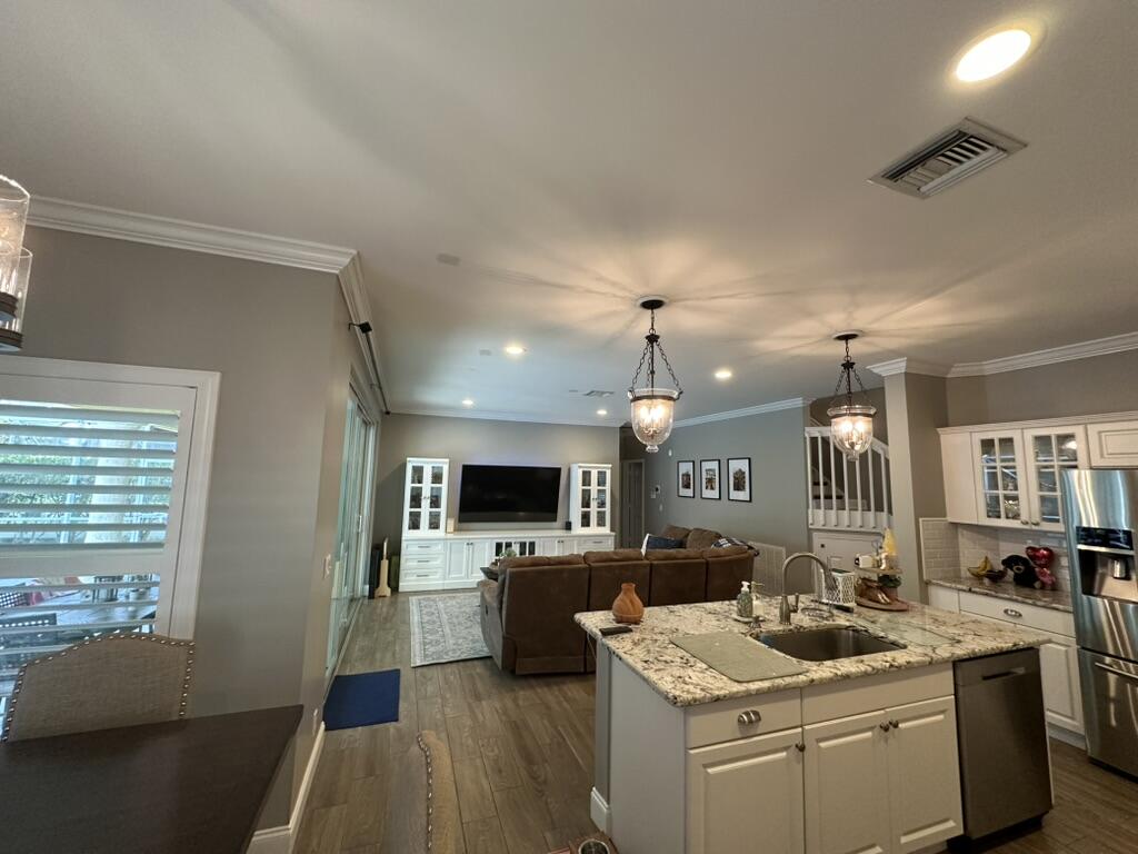 7369 Southeast Seagate Lane Stuart, FL 34997 - Photo 13 of 18 CB7CE055-3AC1-4AF2-99BD-F3B6E07E5086_1_1