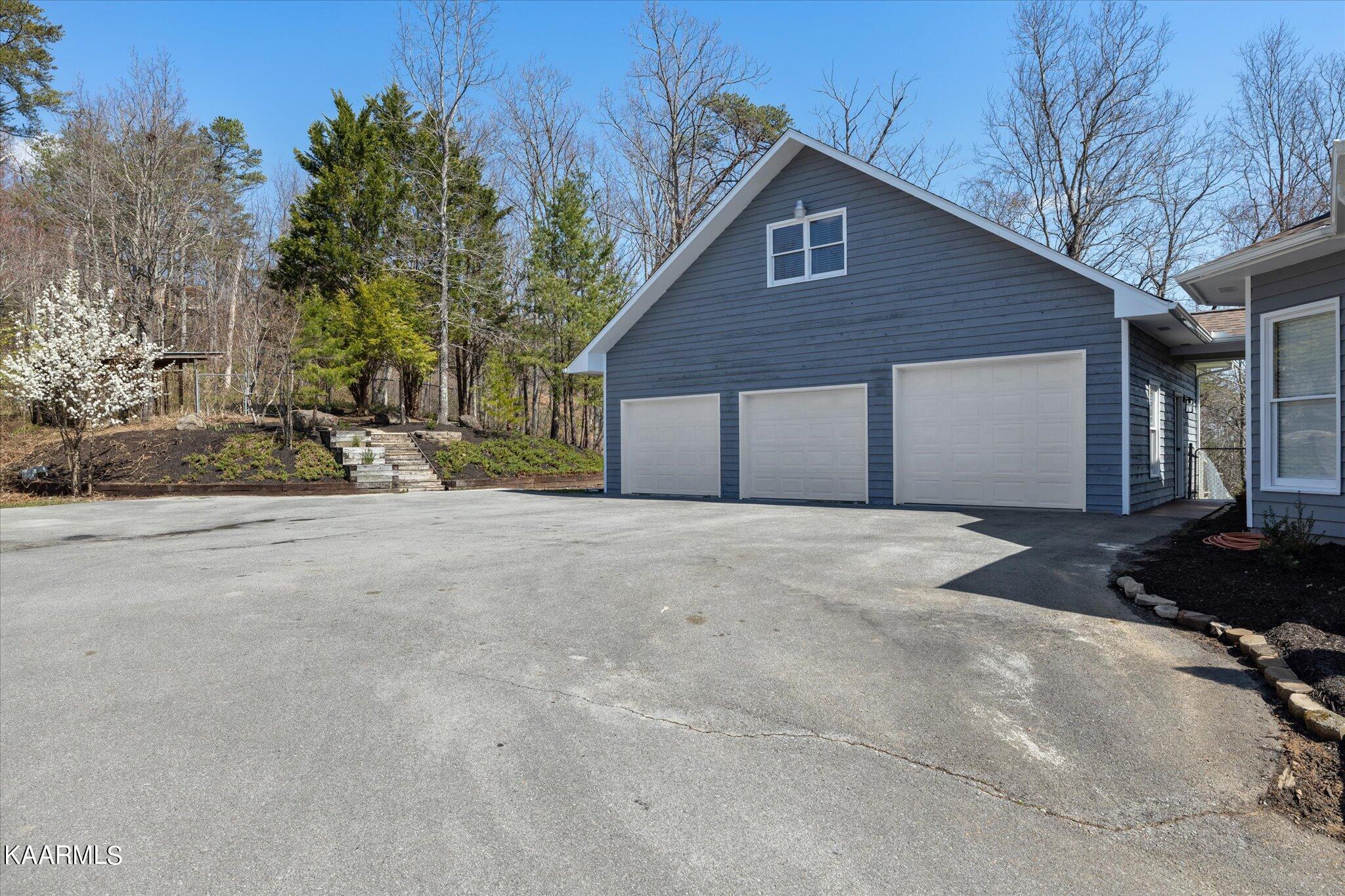 1044 Shadow Ridge Drive Sevierville, TN 37862 - Photo 2 of 38 04-IMG_6503