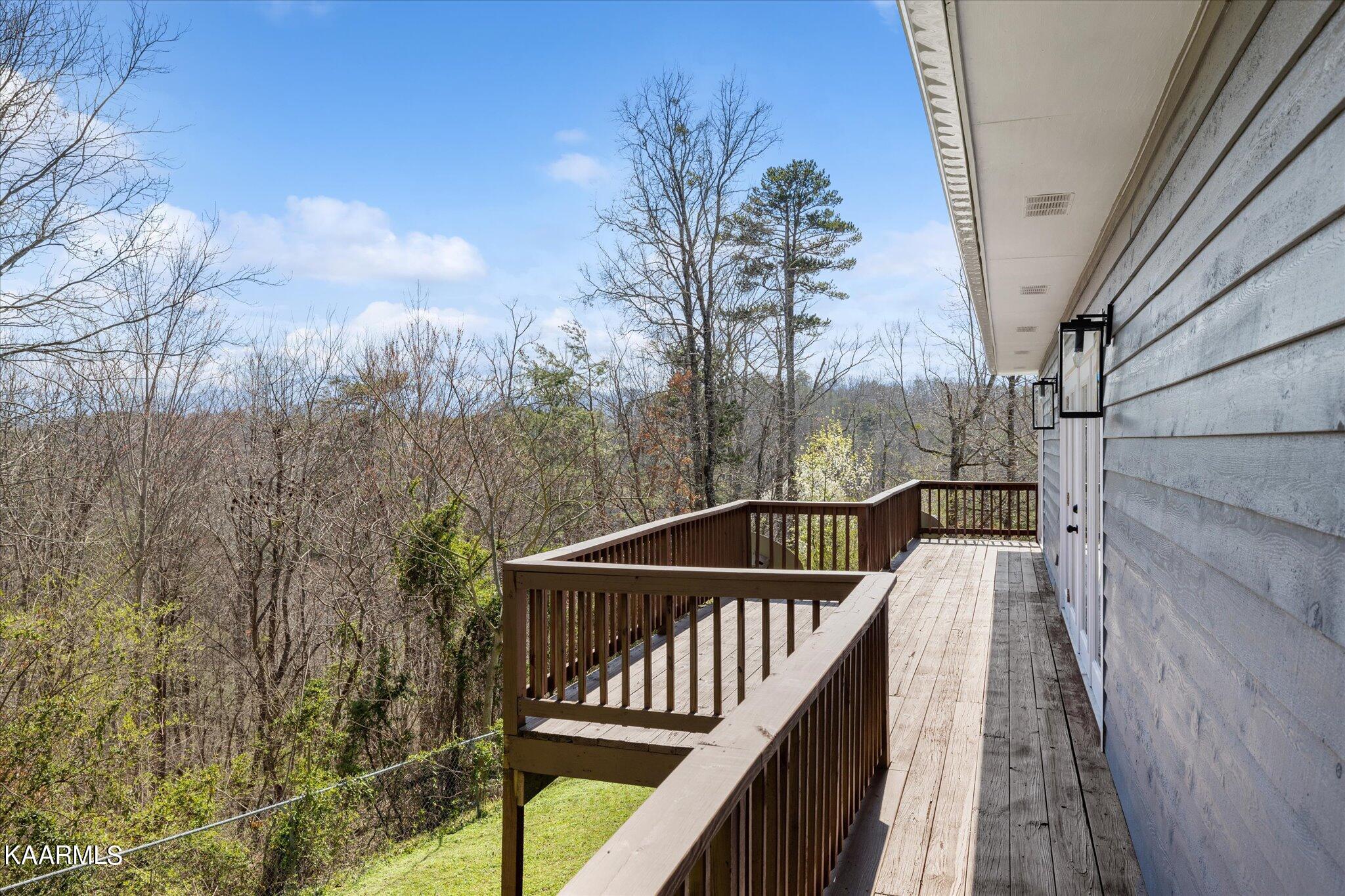 1044 Shadow Ridge Drive Sevierville, TN 37862 - Photo 5 of 38 08-IMG_6528