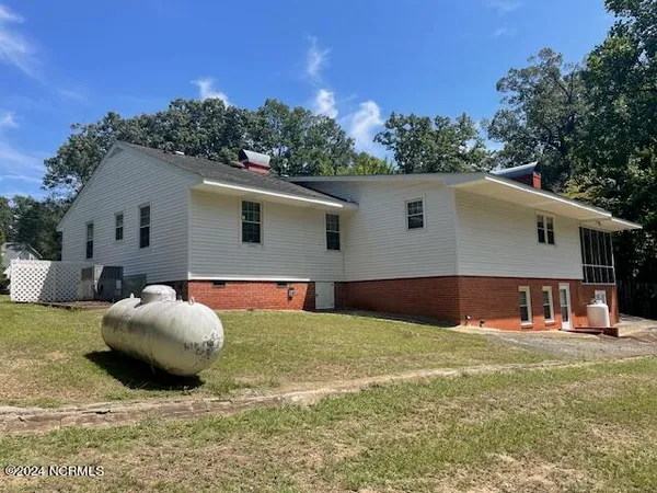 $259,900 | 612 David Street, Elizabethtown, NC 28337