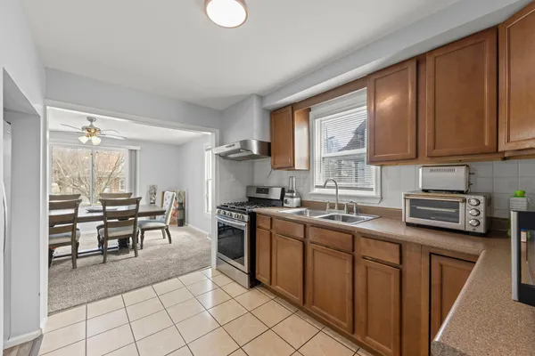 $175,000 | 704 Francis Street, Joliet, IL 60432