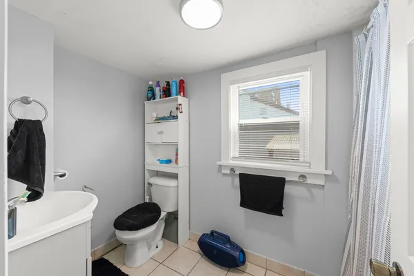 $175,000 | 704 Francis Street, Joliet, IL 60432