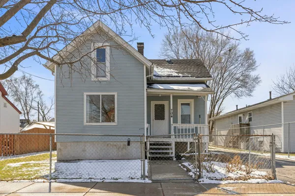 $175,000 | 704 Francis Street, Joliet, IL 60432