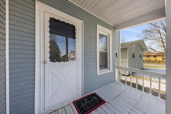 $175,000 | 704 Francis Street, Joliet, IL 60432