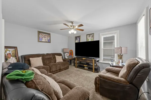 $175,000 | 704 Francis Street, Joliet, IL 60432