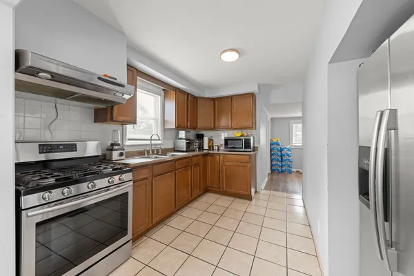 $175,000 | 704 Francis Street, Joliet, IL 60432