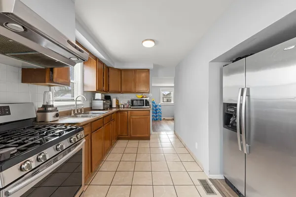 $175,000 | 704 Francis Street, Joliet, IL 60432