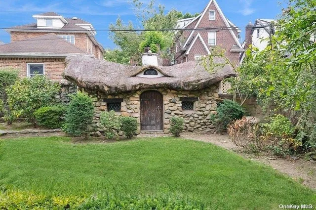 $1,420,000 | 29-37 168th Street | Murray Hill - Flushing