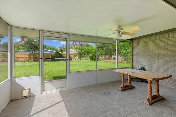 $1,900 | 6714 Langdon Lane, Houston, TX 77074