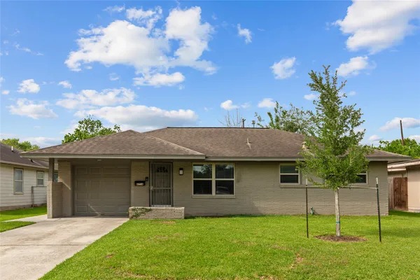 $1,900 | 6714 Langdon Lane, Houston, TX 77074