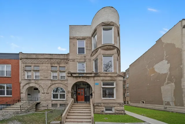 $699,900 | 4615 South Vincennes Avenue, Chicago, IL 60653