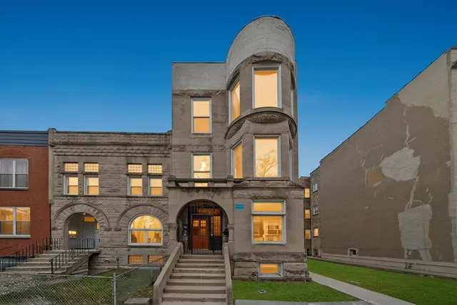 $699,900 | 4615 South Vincennes Avenue, Chicago, IL 60653