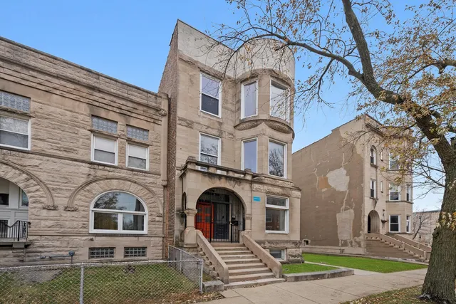$699,900 | 4615 South Vincennes Avenue, Chicago, IL 60653