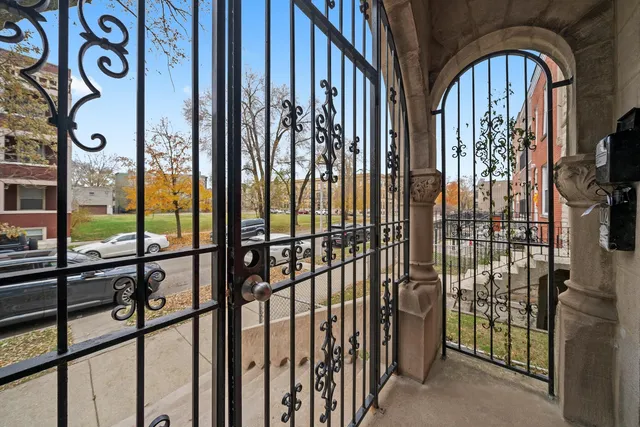 $699,900 | 4615 South Vincennes Avenue, Chicago, IL 60653