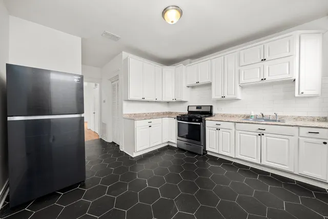 $699,900 | 4615 South Vincennes Avenue, Chicago, IL 60653