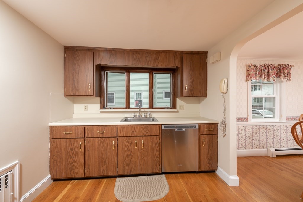 26 Windsor Road Quincy, MA 02171 - Photo 5 of 29 Gallery Image 5