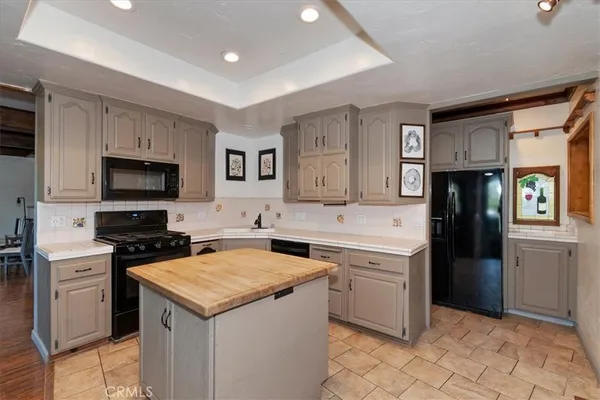 $3,000 | 948 Arbula Drive, Crestline, CA 92325