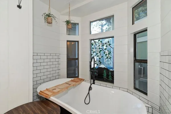 $3,000 | 948 Arbula Drive, Crestline, CA 92325