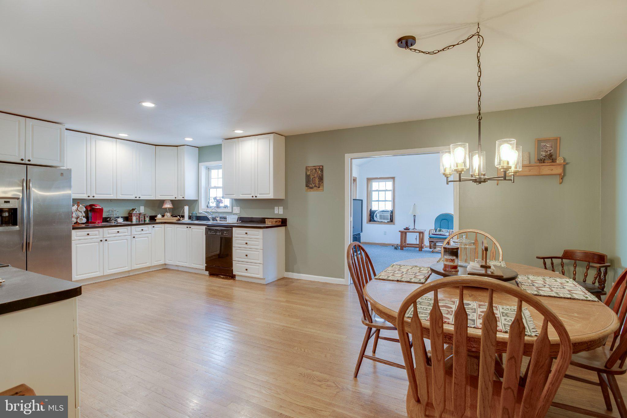 3220 Courtney School Road Midland, VA 22728 - Photo 17 of 111 Spacious kitchen with eating area