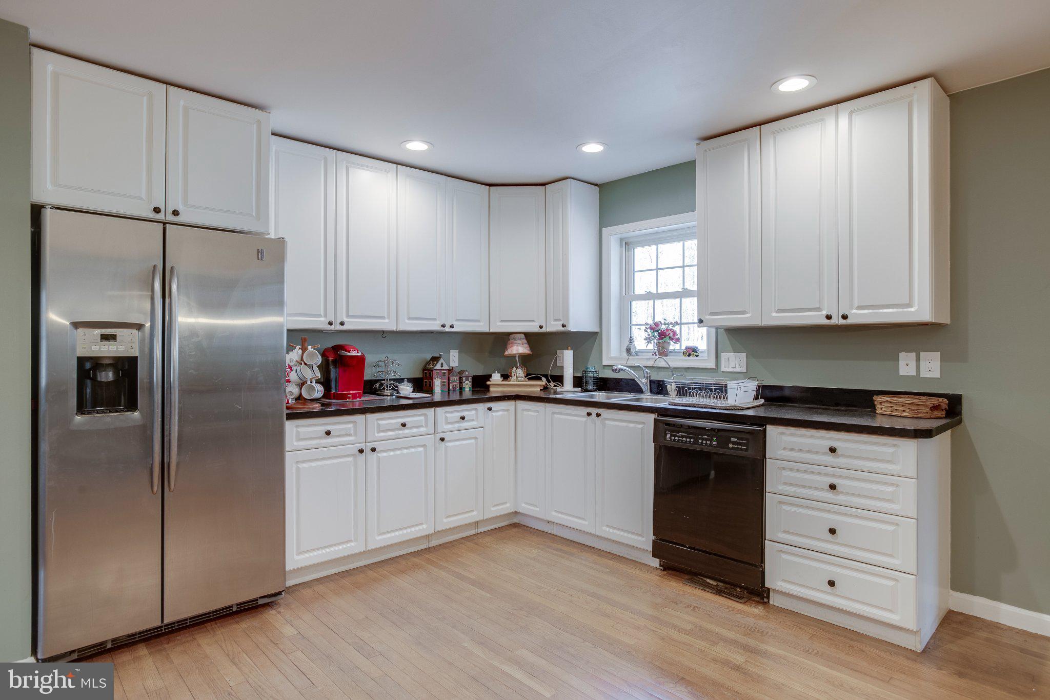 3220 Courtney School Road Midland, VA 22728 - Photo 21 of 111 Country kitchen with sleek finishes.