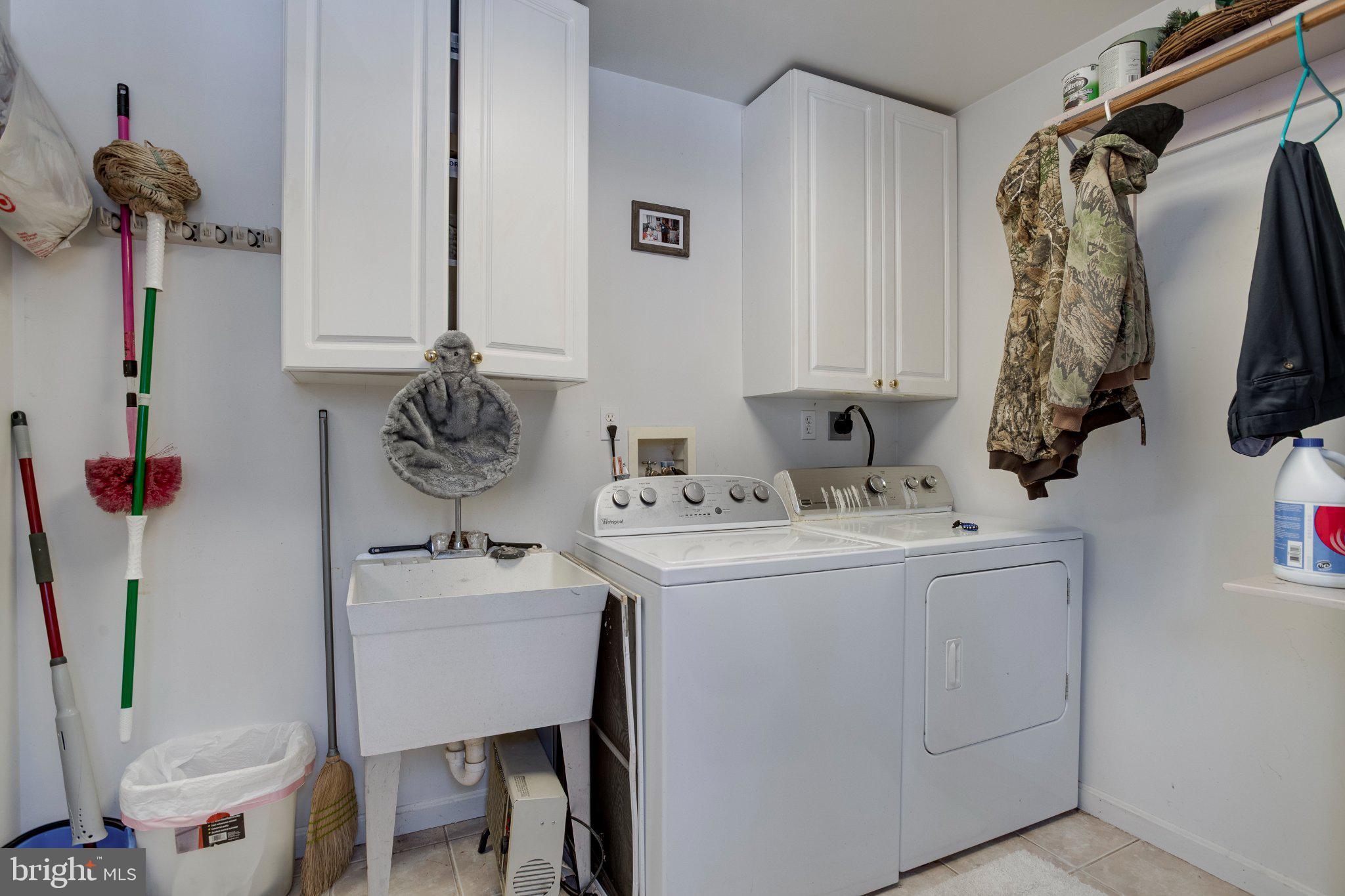 3220 Courtney School Road Midland, VA 22728 - Photo 28 of 111 Functional laundry space with storage.
