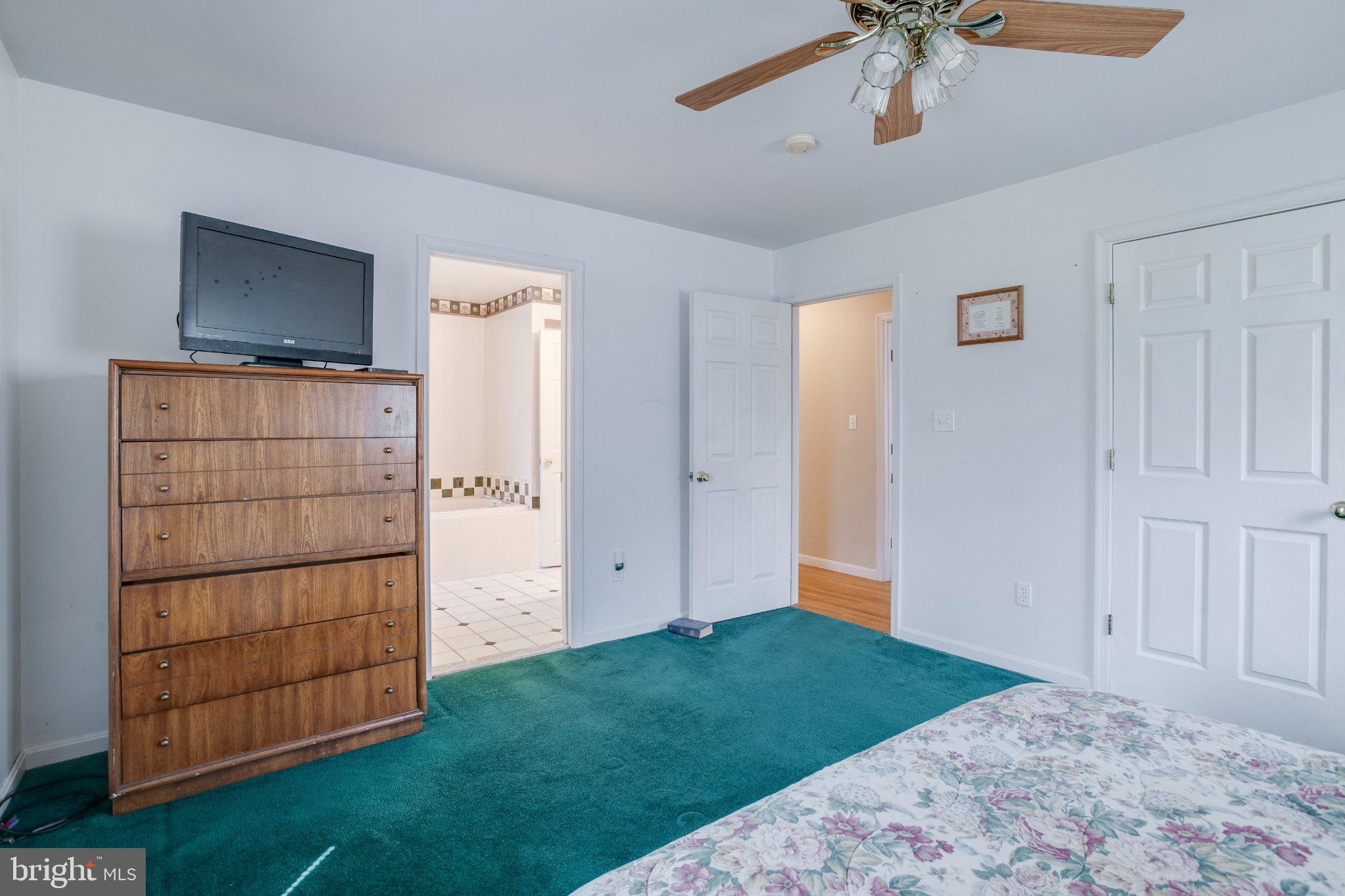 3220 Courtney School Road Midland, VA 22728 - Photo 34 of 111 Cozy bedroom with inviting layout.