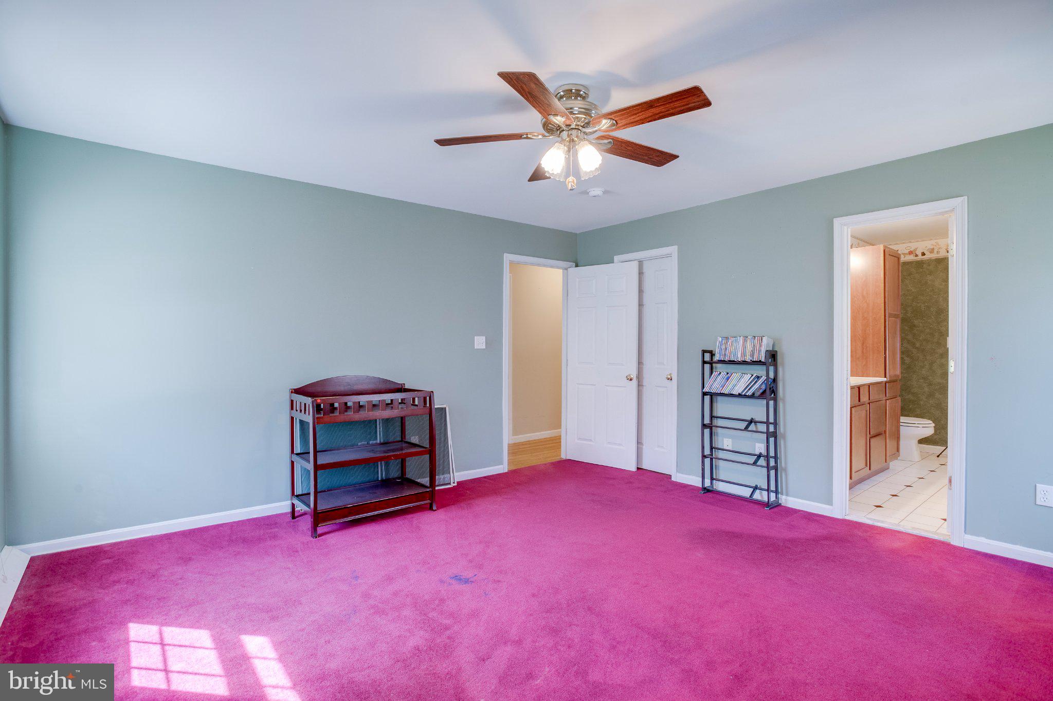 3220 Courtney School Road Midland, VA 22728 - Photo 36 of 111 Spacious room with carpet.