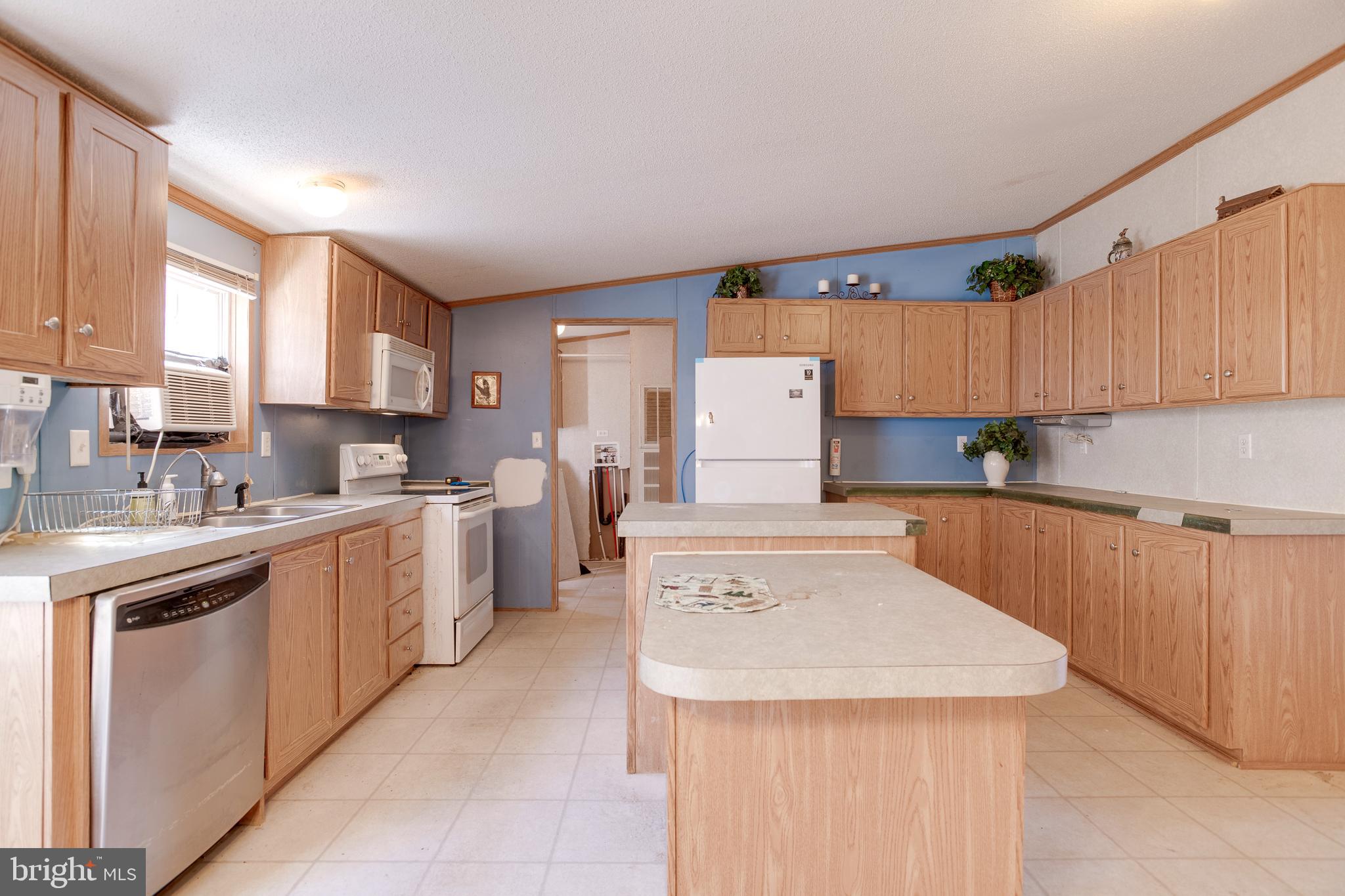 3220 Courtney School Road Midland, VA 22728 - Photo 81 of 111 2nd home kitchen with lots of cabinets