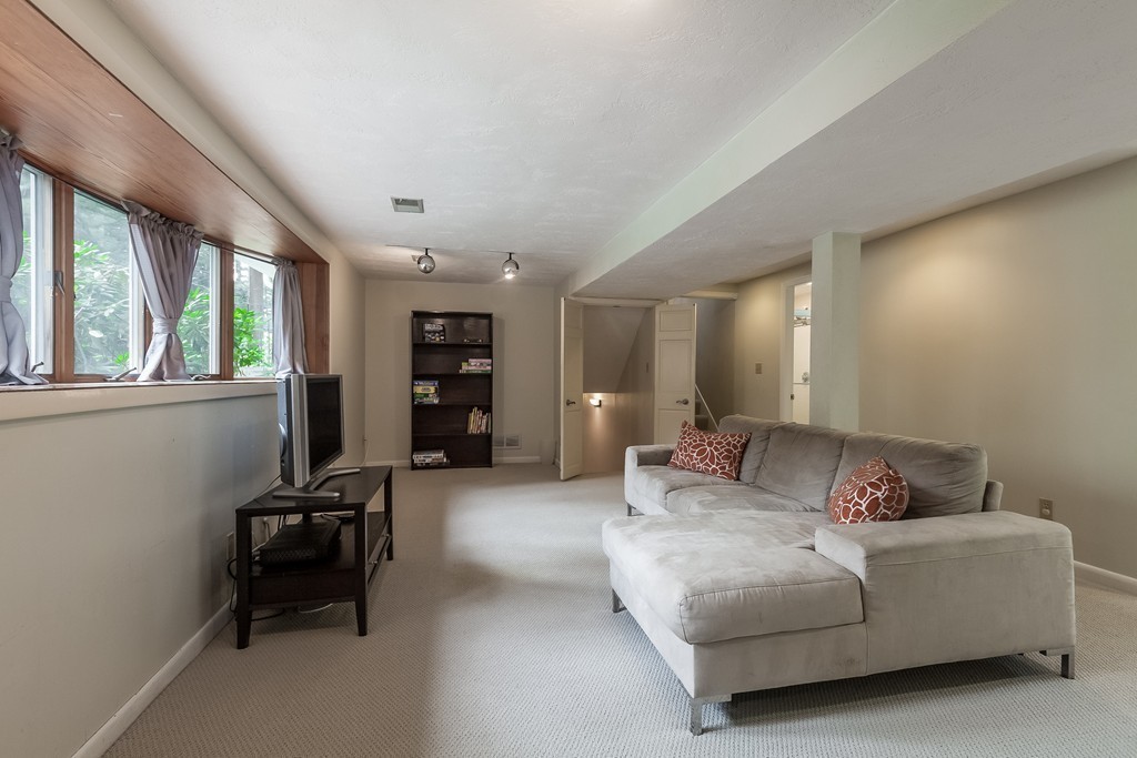 12 Elliot Road Sudbury, MA 01776 - Photo 14 of 28