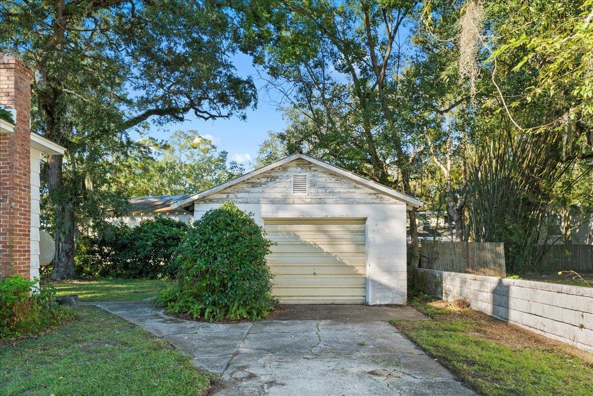 10 Clark Street St. Augustine, FL 32084 - Photo 44 of 44 a front view of a house with a yard and tree s