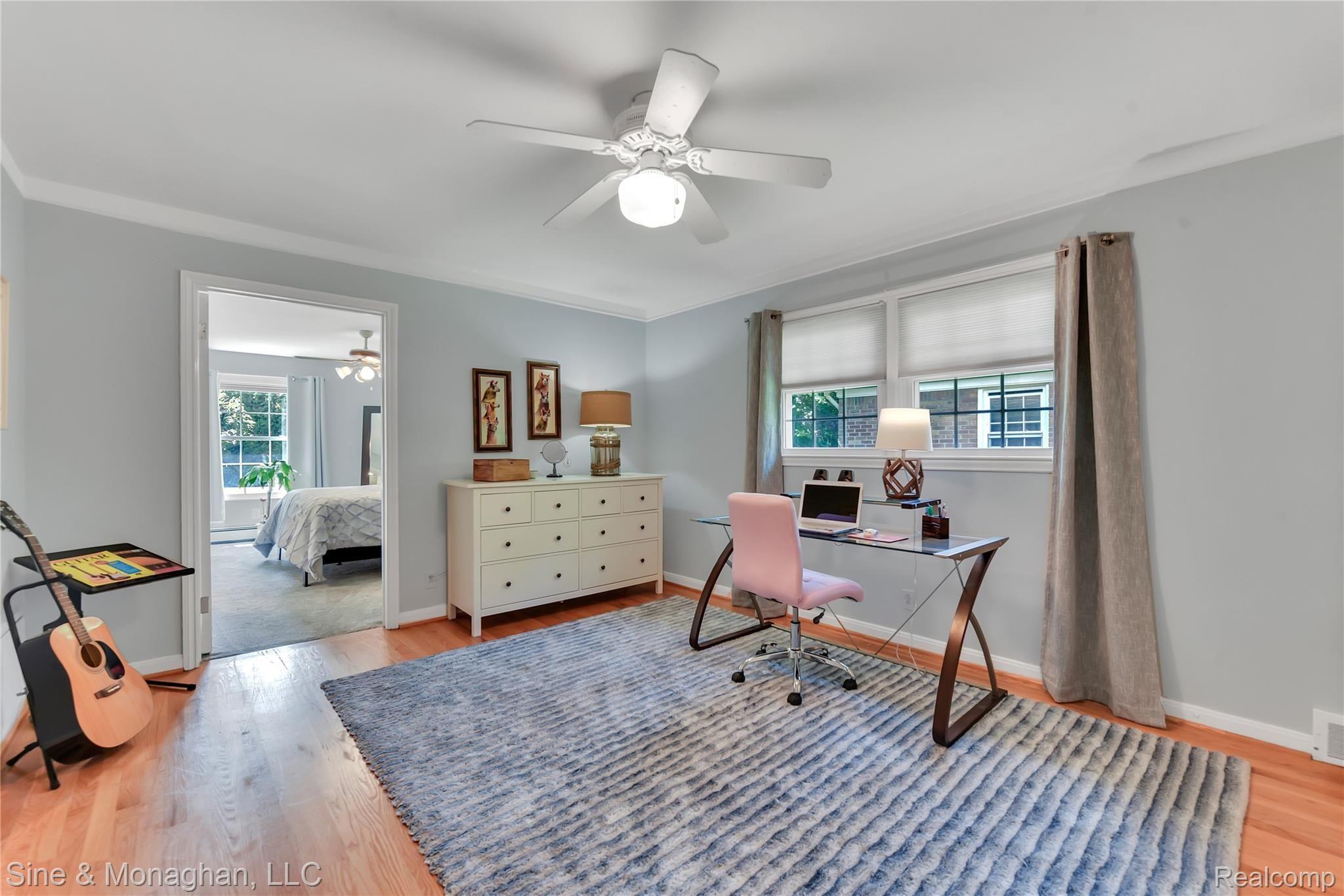 927 North Renaud Road Grosse Pointe, MI 48236 - Photo 15 of 36 927 Renaud - HD Drone Photography-31.jpg