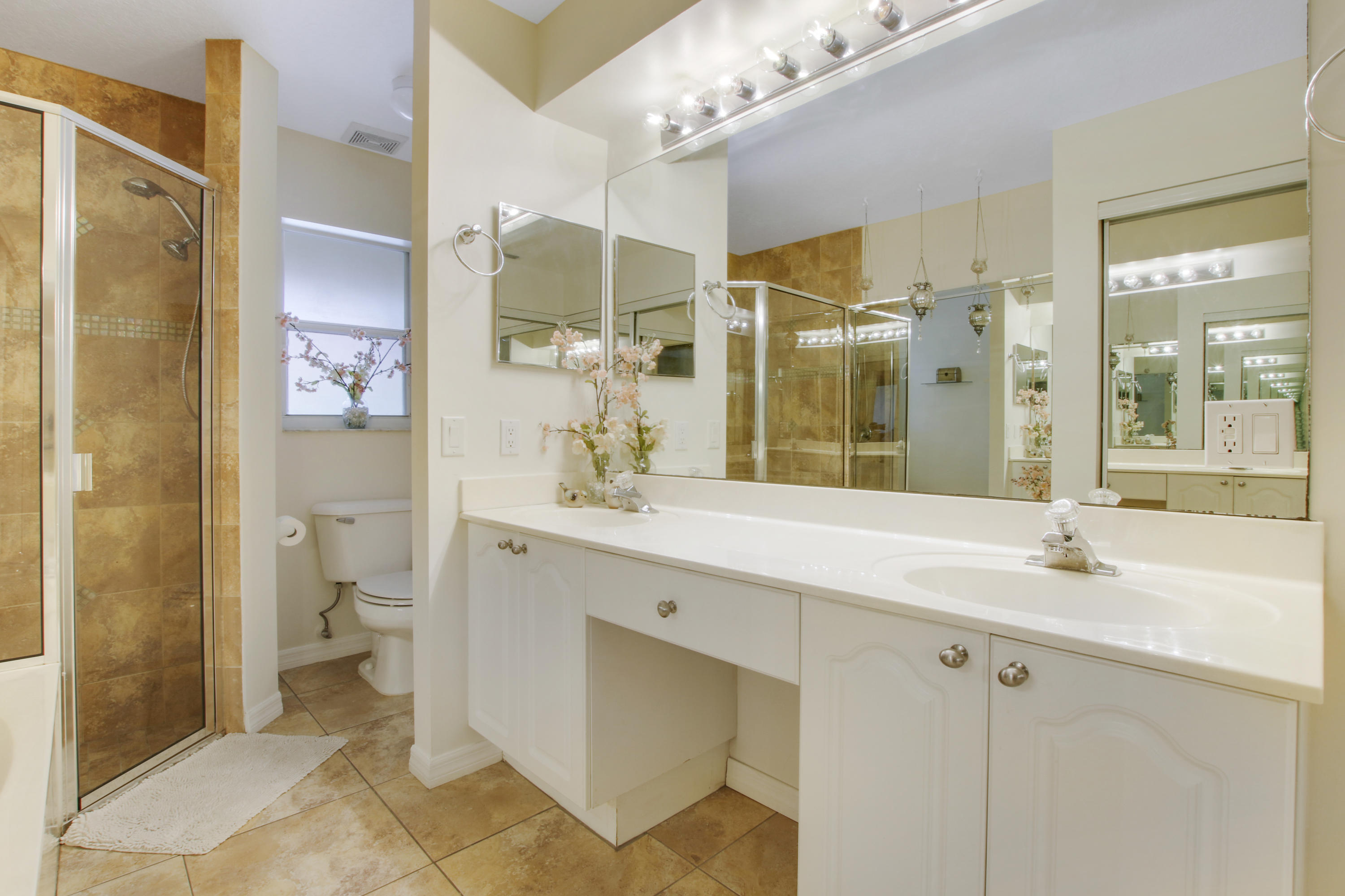 5166 Elpine Way Riviera Beach, FL 33418 - Photo 24 of 30 Primary Bathroom