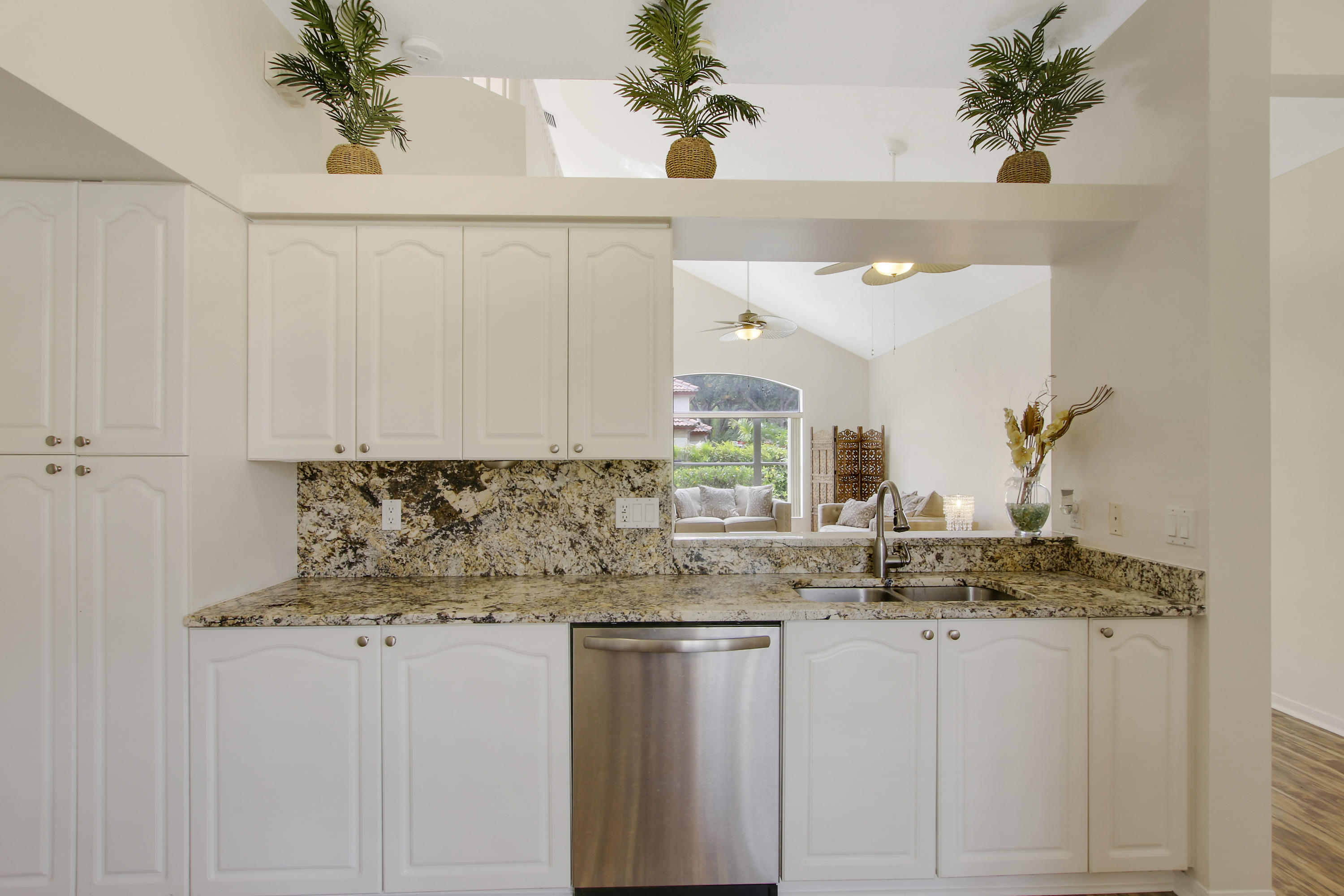 5166 Elpine Way Riviera Beach, FL 33418 - Photo 7 of 30 Kitchen