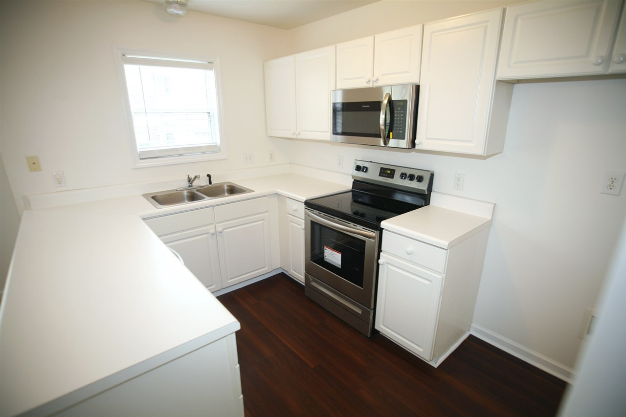 3223 Wellington Ridge Loop, Unit 3223 Cary, NC 27518 - Photo 2 of 19 Kitchen