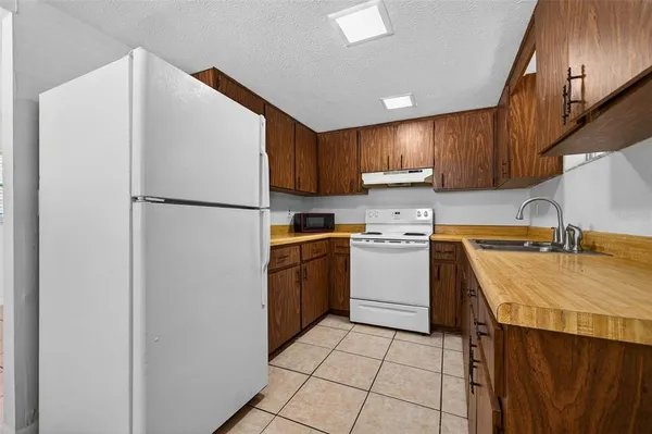$469,000 | 902 2 Houses Lane, Seffner, FL 33584