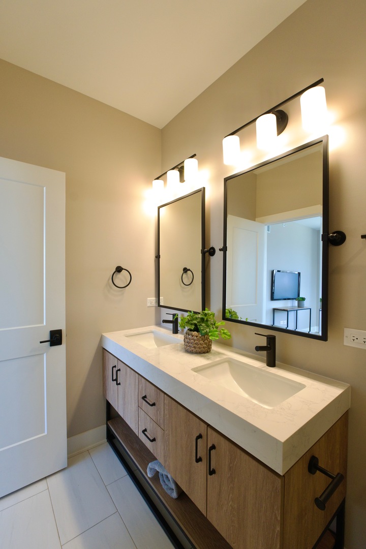 170 Pointe Drive, Unit 170 Northbrook, IL 60062 - Photo 13 of 23